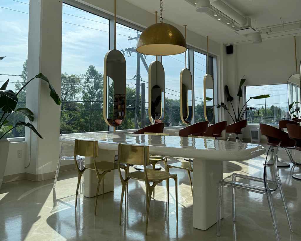 Salon Le Confessionnal à Québec – salon de coiffure haut de gamme spécialisé en balayage et transformations professionnelles.